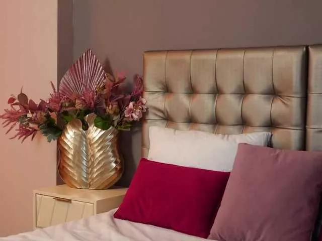 SharonStarr on BongaCams