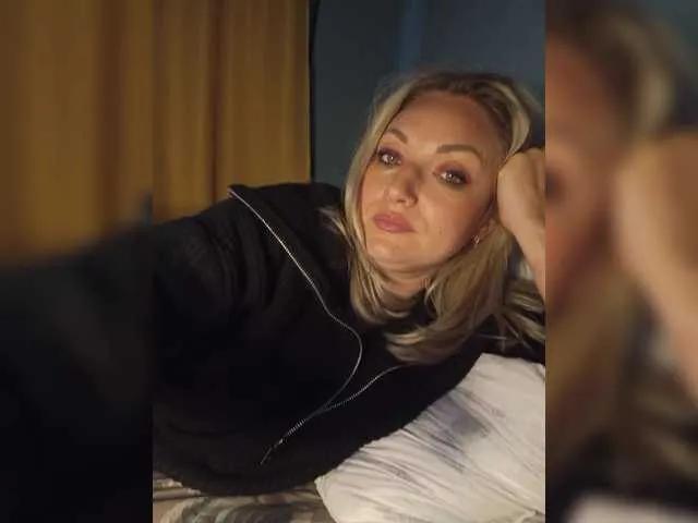 Tanysha-1 on BongaCams