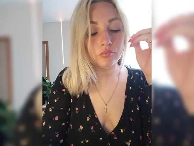 Tanysha-1 on BongaCams