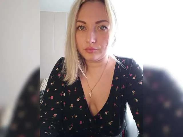 Tanysha-1 on BongaCams