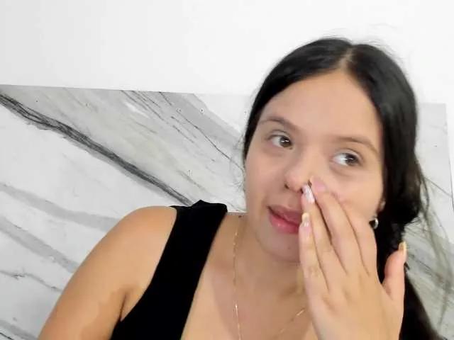 thamiina on BongaCams