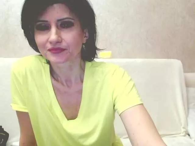 yes-bosss on BongaCams