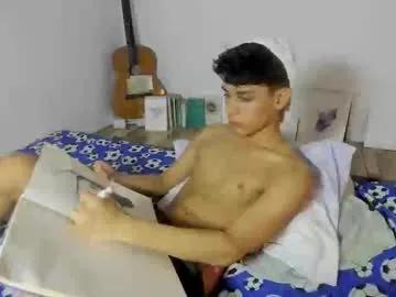 Freechat aliotttwink on Chaturbate