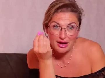 Freechat carojhones on Chaturbate