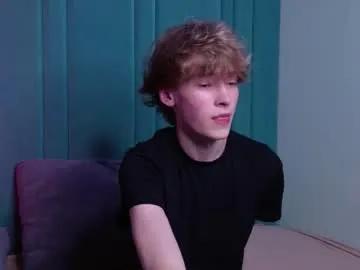 curlytwinkboy on Chaturbate