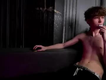 curlytwinkboy on Chaturbate