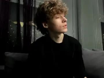 curlytwinkboy on Chaturbate