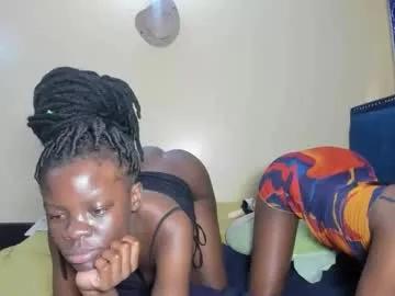 Freechat curvyjoan on Chaturbate