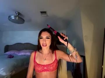 Freechat ella_ella_ella_ay on Chaturbate
