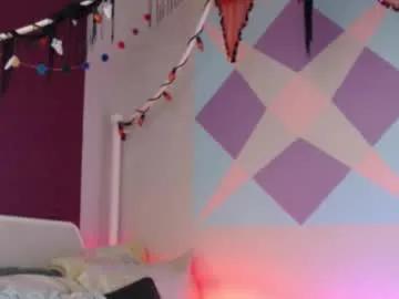 Freechat friskyflowers on Chaturbate