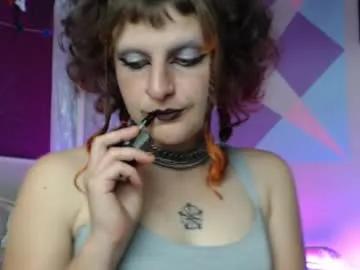 Freechat friskyflowers on Chaturbate