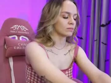 Freechat honeyshhh on Chaturbate