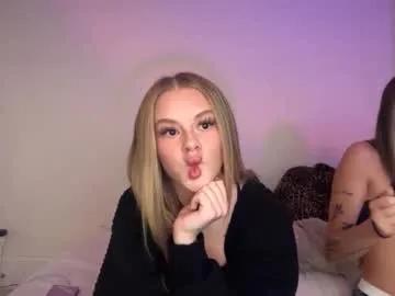 Freechat kenziesmithh on Chaturbate