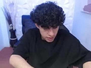 Freechat liil_boy on Chaturbate