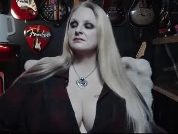 lillyth on Chaturbate