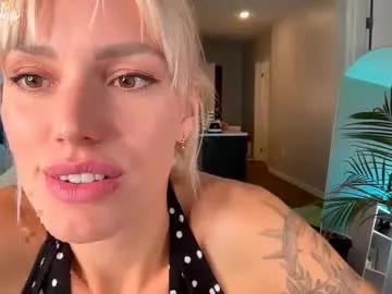 Freechat ohbabykelly on Chaturbate