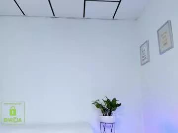 scarlet_darling26 on Chaturbate