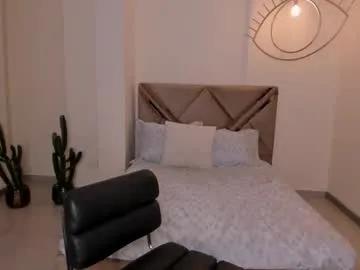 Freechat sunnyrivers_ on Chaturbate