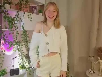 susanneguitian — GOAL: take off my top teasing [184 tokens remaining] Hoping for your big thumb up!  #bigboobs #18 #teen #redhead #new