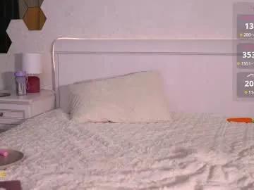 Freechat sweetkira555 on Chaturbate