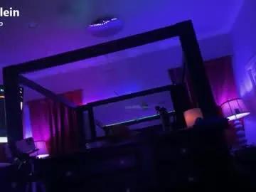 Freechat wakehimup on Chaturbate