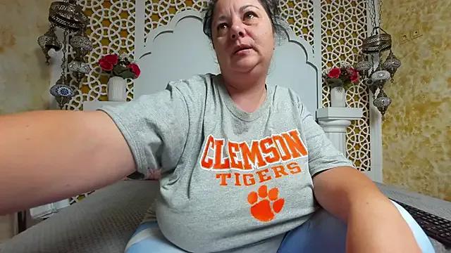 AleshaArabian on StripChat