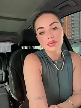 Alirawrz on StripChat