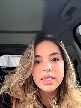 Alirawrz on StripChat