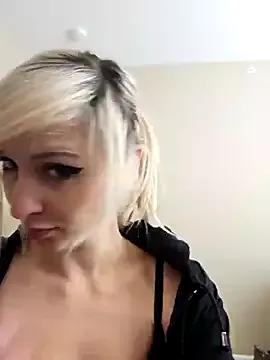 AmethystFoxx on StripChat