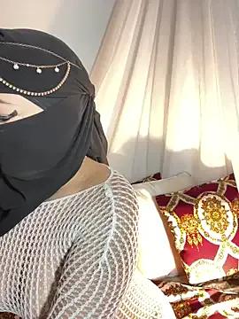 Amyraa_ on StripChat