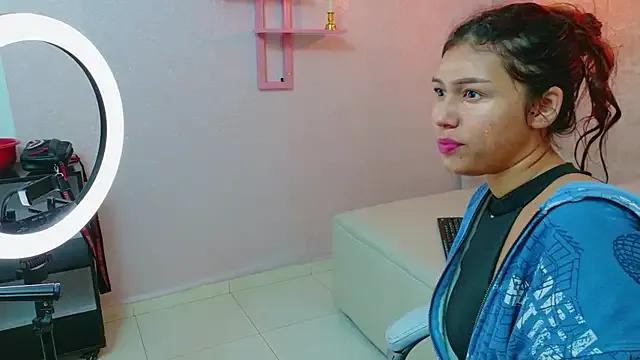 Freechat Annyeli on StripChat