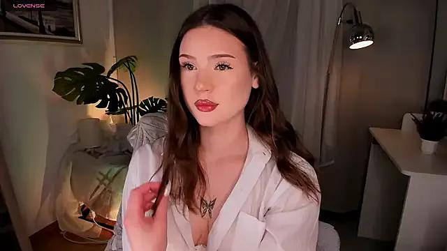 AustinClowerd — play with lips close up