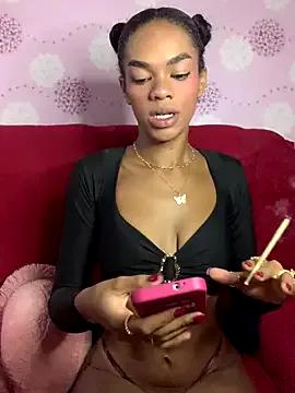 Cammgirlmii on StripChat