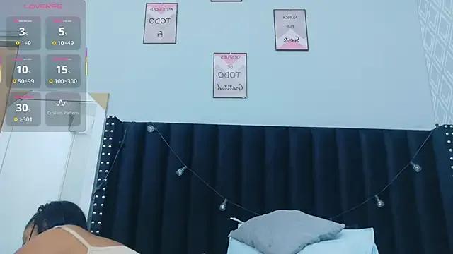 colombiamommy on StripChat