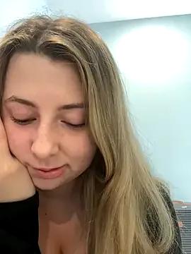 curvyflawless on StripChat