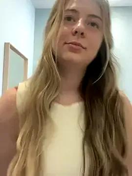 curvyflawless on StripChat