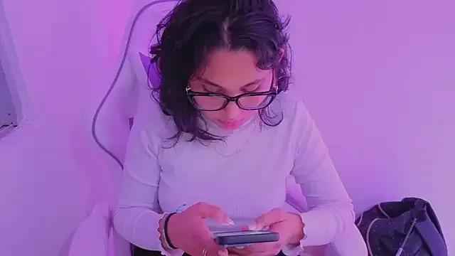 Freechat Cuteprincess21 on StripChat