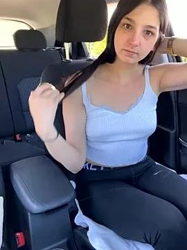 DoriDeluxe66 on StripChat