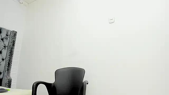 Freechat DOUGLAS_099 on StripChat