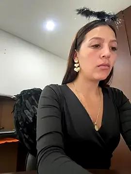 Emily-7_ on StripChat