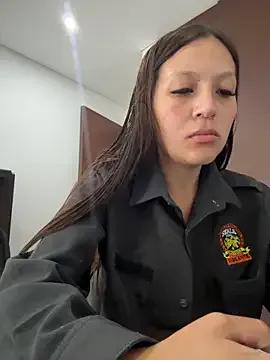 Emily-7_ on StripChat