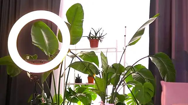 Group EmilyRaymont on StripChat