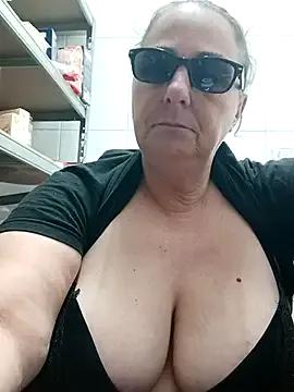 Freechat eroticjessitop on StripChat