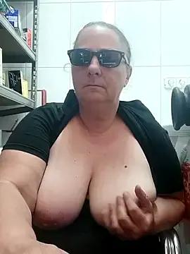 Freechat eroticjessitop on StripChat
