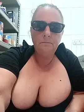 Freechat eroticjessitop on StripChat