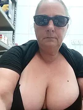 Freechat eroticjessitop on StripChat