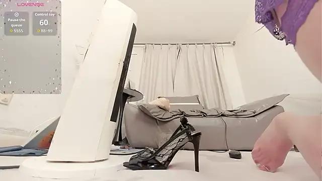 Freechat fox-yiyi on StripChat