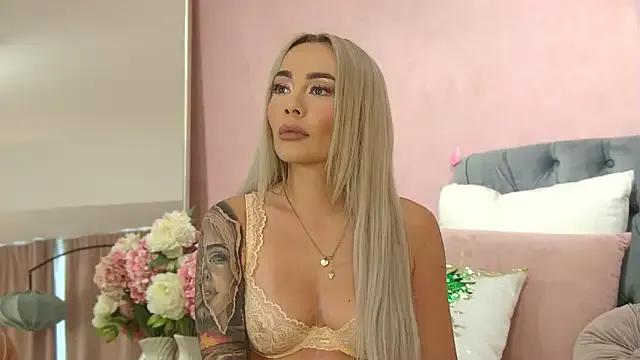 FrancescaMcGray on StripChat