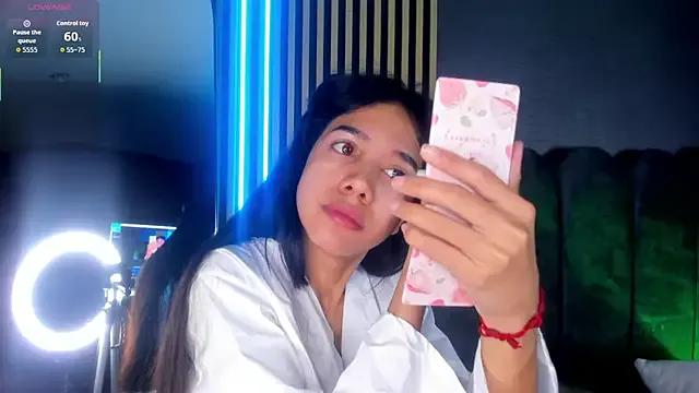 Gina_77 on StripChat