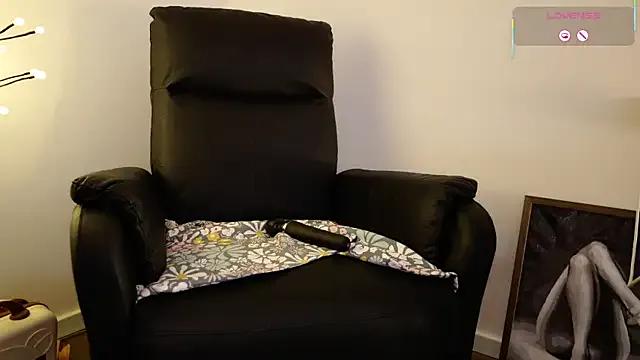 StripChat GingerAleMILF is Freechat GingerAleMILF — Finger Wet Pussy 3 Mins